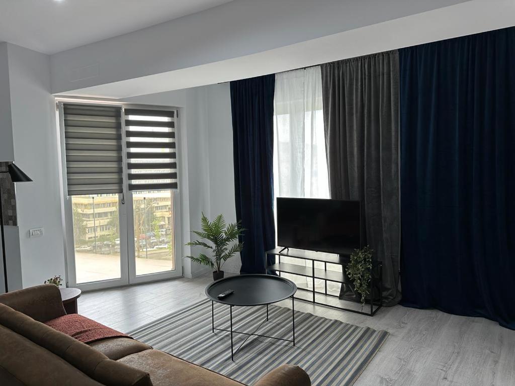 City Center Accommodation - 308 Resita Exteriér fotografie